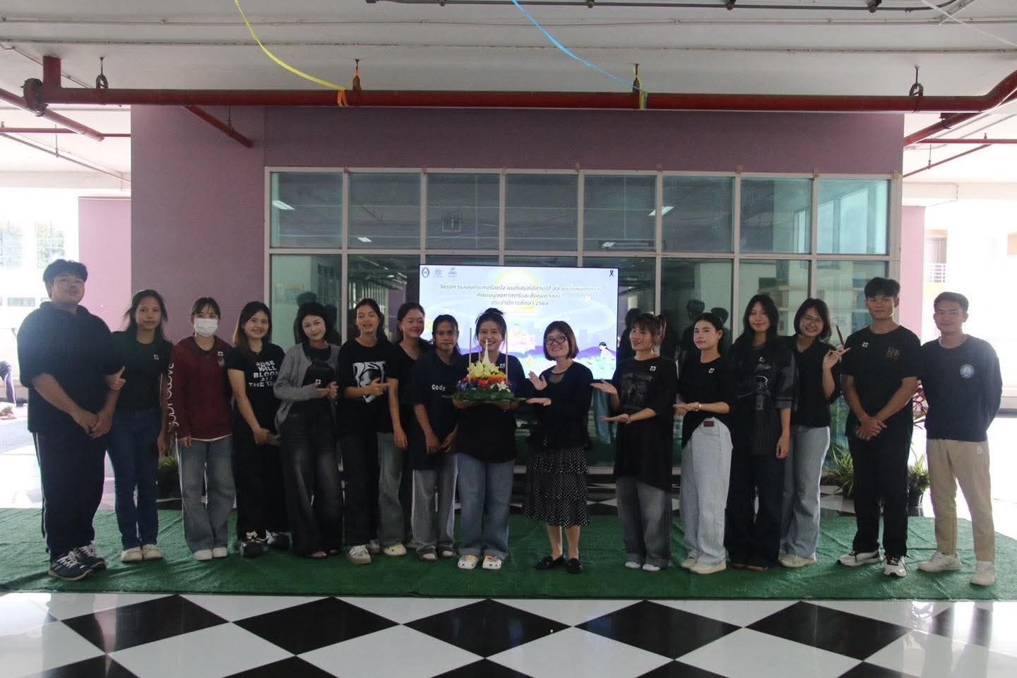 ลอยกระทงร้อยใจมนต์เสน่ห์อีสานใต้สู่สายน้ำแห่งศรัทธา