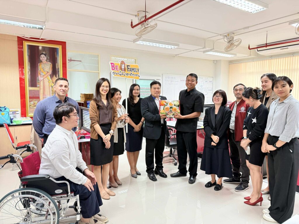 สาขาวิชาภาษาอังกฤษธุรกิจ เข้ากราบขอพรผู้บริหาร เนื่องในโอกาสวันขึ้นปีใหม่ พ.ศ. 2569